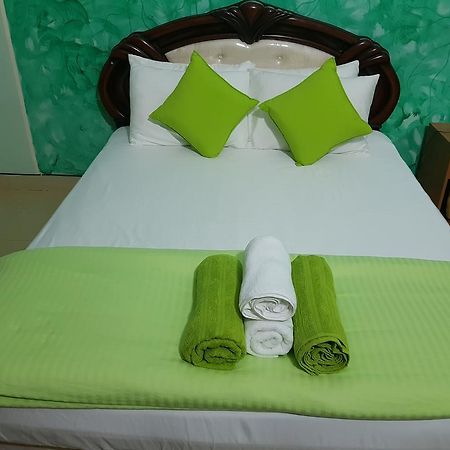 Ared Villa Katunayaka Екстериор снимка